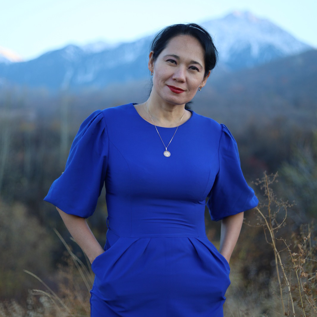 На фото Асель